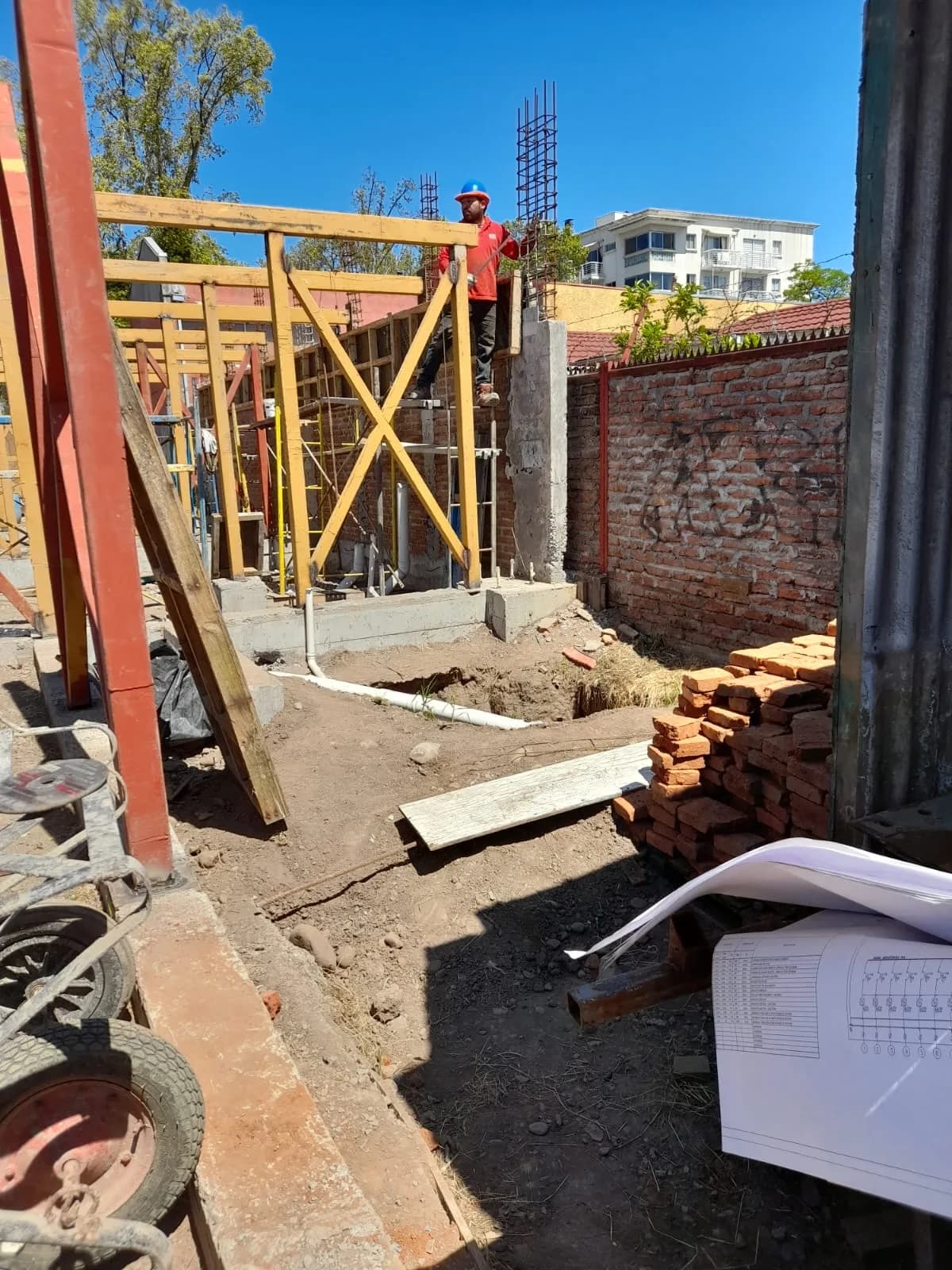 Construcción del centro deportivo - imagen 1